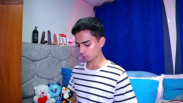 OwenBluee online show from September 2025 10:35:01 PM