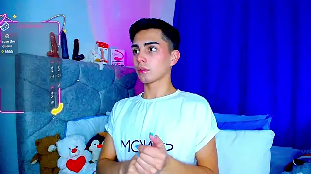 OwenBluee online show from October 2025 06:57:01 AM