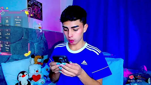 OwenBluee online show from October 2025 05:40:01 AM