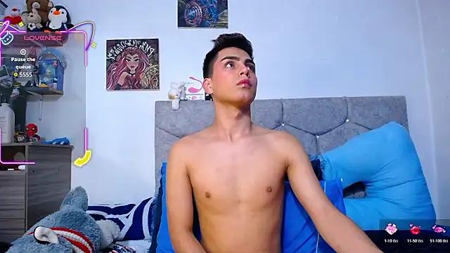 OwenBluee online show from March 2026 05:48:02 AM