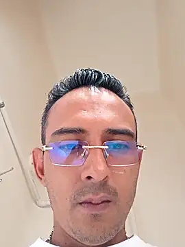 Snapshot of paisa233 chatting on September 2025 04:28:02 PM paisa233 online show from September 2025 04:28:02 PM