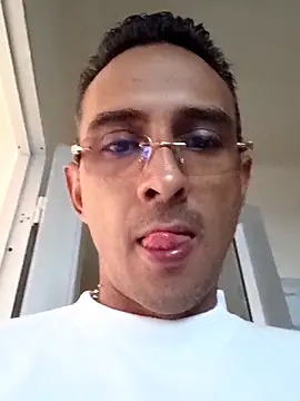 Snapshot of paisa233 chatting on October 2025 02:35:01 PM paisa233 online show from October 2025 02:35:01 PM