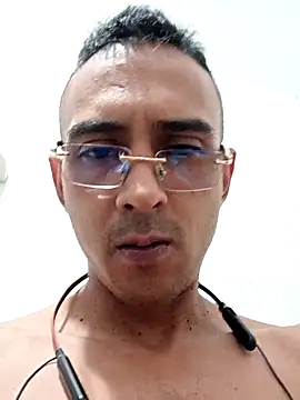 Snapshot of paisa233 chatting on February 2026 04:21:02 AM paisa233 online show from February 2026 04:21:02 AM