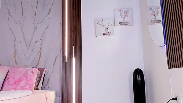 mia six66 online show from April 2026 12:13:01 PM