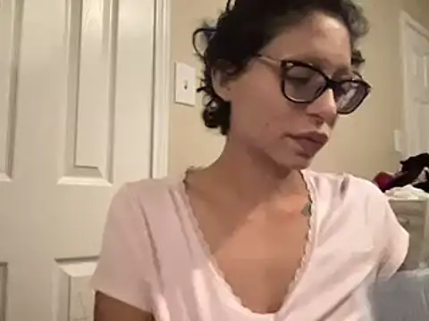 Snapshot of myloveforyouu chatting on December 2024 05:53:01 AM myloveforyouu online show from December 2024 05:53:01 AM