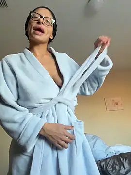 Snapshot of myloveforyouu chatting on October 2025 01:06:02 PM myloveforyouu online show from October 2025 01:06:02 PM