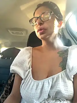 Snapshot of myloveforyouu chatting on October 2025 01:10:01 PM myloveforyouu online show from October 2025 01:10:01 PM