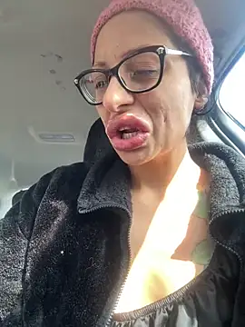 myloveforyouu online show from December 2025 05:40:02 PM