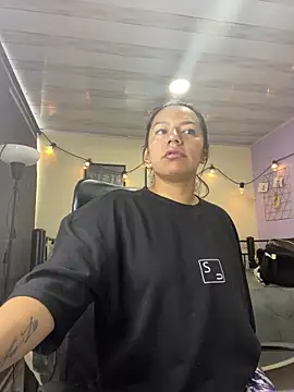 Ivann4 online show from September 2025 06:19:02 PM