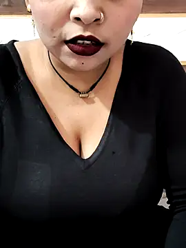 Snapshot of Indian-Nazia chatting on November 2025 06:28:01 PM Indian-Nazia online show from November 2025 06:28:01 PM