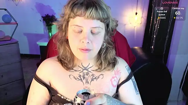 Sabrina scarlett online show from November 2025 04:44:01 AM