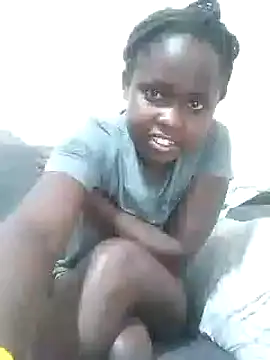 Sweetcecie01 online show from January 2025 10:33:01 PM