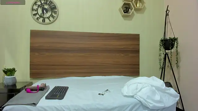 Anastasiapriest online show from December 2025 11:37:01 AM