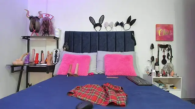 emmily giraldo online show from March 2025 12:06:02 PM