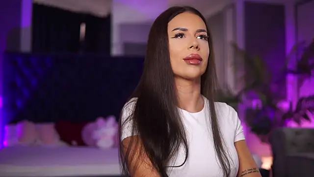 Snapshot of MissKiarra chatting on September 2025 06:17:02 AM MissKiarra online show from September 2025 06:17:02 AM