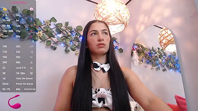 Thayssa ross online show from December 2025 02:58:02 PM