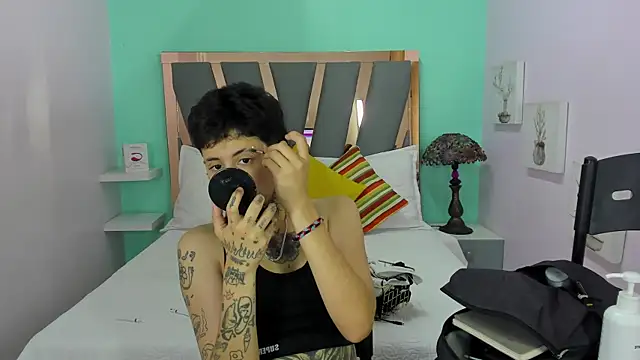 Ethan lennox online show from December 2025 07:31:02 PM