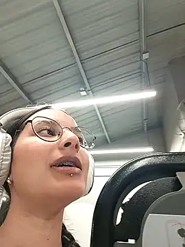 Snapshot of _vaness chatting on January 2025 05:37:02 AM  vaness online show from January 2025 05:37:02 AM