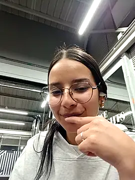 Snapshot of _vaness chatting on July 2026 05:47:01 AM vaness online show from July 2026 05:47:01 AM