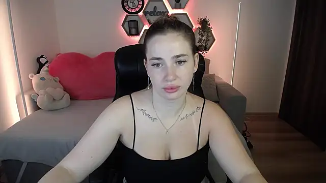 SabrinViolet online show from July 2026 08:06:01 AM