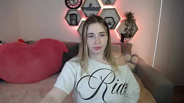 SabrinViolet online show from July 2026 10:39:01 AM