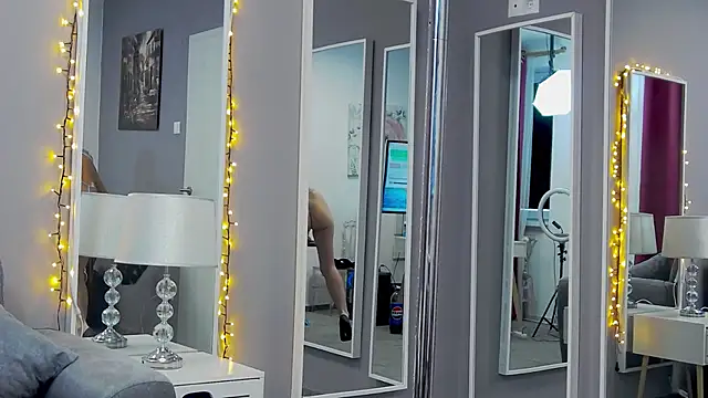 AnneHove online show from January 2025 09:57:01 AM