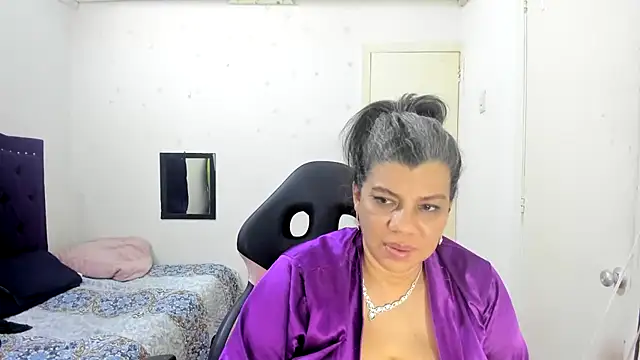 vikyadams online show from October 2025 10:09:02 PM