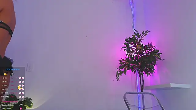 catalina  lovers online show from November 2025 05:46:01 PM