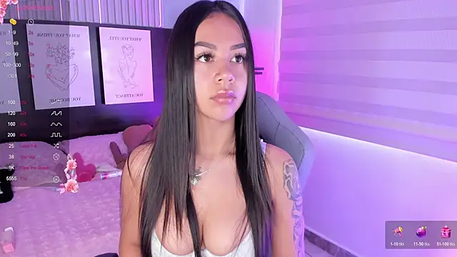 Snapshot of Violet_spencer chatting on November 2025 07:14:01 PM Violet spencer online show from November 2025 07:14:01 PM