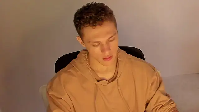 laurent nova online show from February 2026 06:45:01 PM