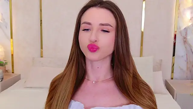 Jullia Carter online show from March 2025 01:04:02 PM