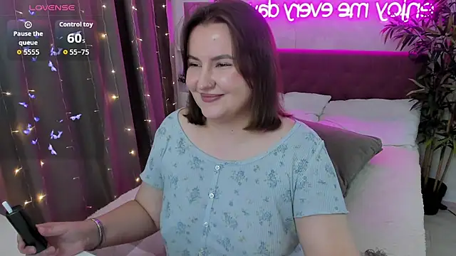 FeralPeach online show from October 2025 04:51:02 AM