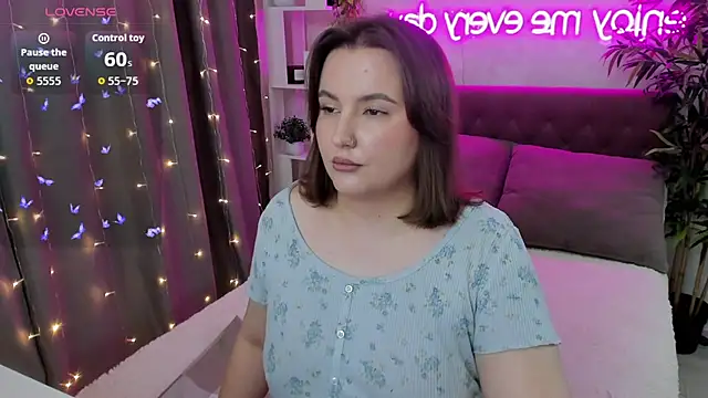 FeralPeach online show from October 2025 04:56:01 AM