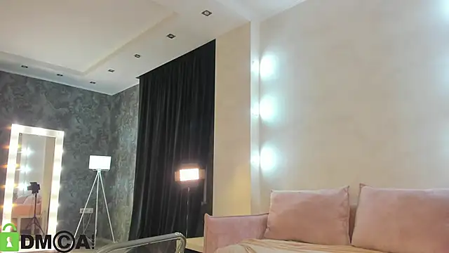 Ruth Oliver online show from October 2025 12:44:02 AM