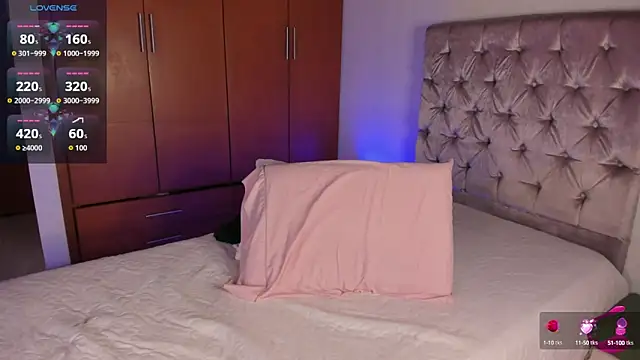 Snapshot of AlannaLove__ chatting on September 2025 12:10:02 AM AlannaLove   online show from September 2025 12:10:02 AM