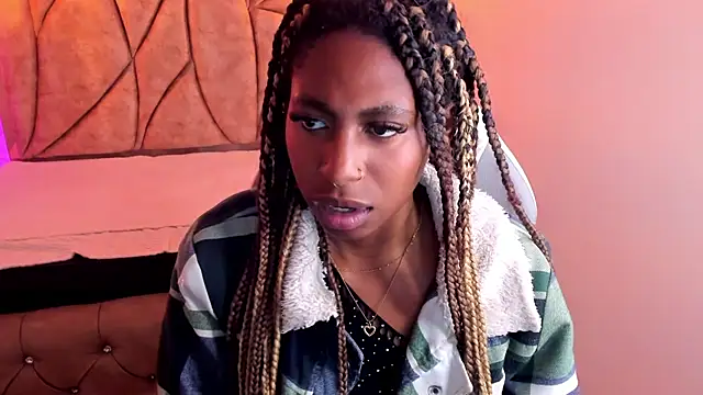 Queen perla  online show from January 2025 07:44:02 PM