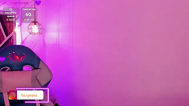 Queen perla  online show from September 2025 11:32:02 AM