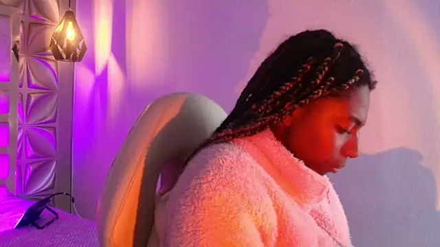 Queen perla  online show from February 2026 02:48:02 PM