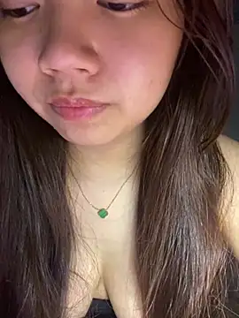 Hotellinh12 online show from February 2025 06:34:02 PM