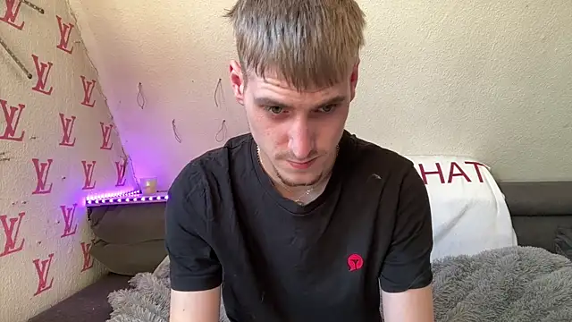 Cookieboy88 online show from April 2026 04:37:01 PM