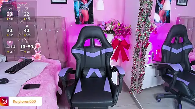 Snapshot of RolyLoren chatting on December 2024 08:38:02 PM RolyLoren online show from December 2024 08:38:02 PM