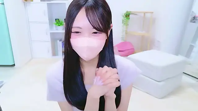Snapshot of Suzu_ch_xx chatting on June 2026 04:00:02 PM Suzu ch xx online show from June 2026 04:00:02 PM