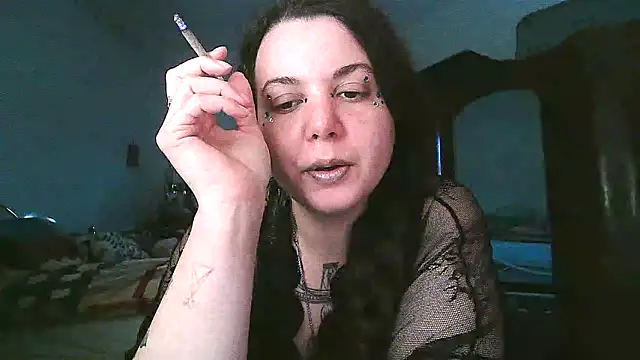 Snapshot of AliceBehind chatting on March 2026 04:33:01 PM AliceBehind online show from March 2026 04:33:01 PM