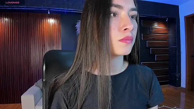 Emmaa Robertss online show from October 2025 01:34:01 PM