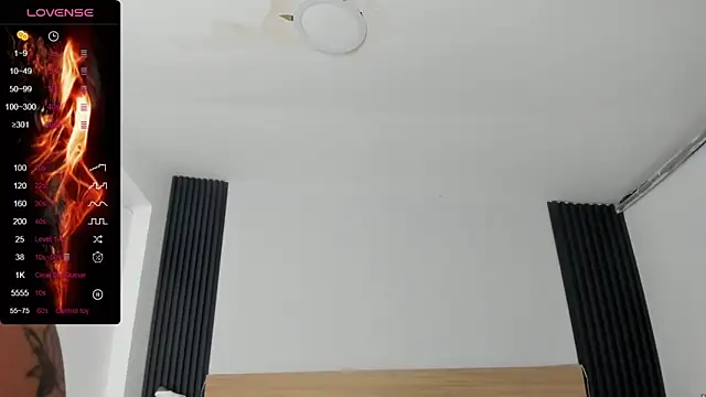 Snapshot of Chiqui_milk_ chatting on November 2025 07:03:01 PM Chiqui milk online show from November 2025 07:03:01 PM