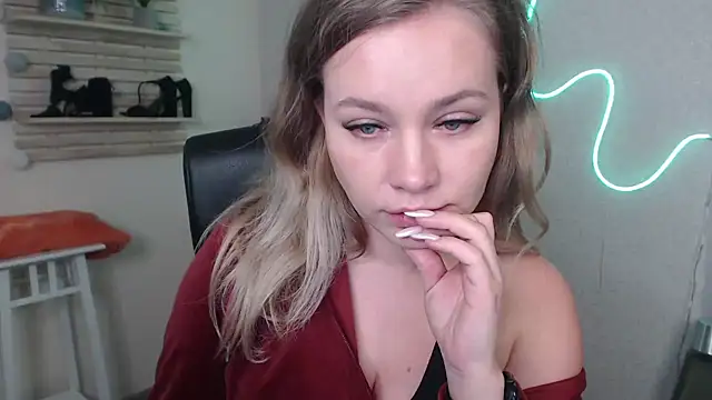 Snapshot of holly_xglam chatting on December 2024 11:41:02 AM holly xglam online show from December 2024 11:41:02 AM