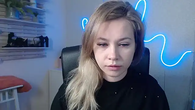 Snapshot of holly_xglam chatting on December 2024 04:31:02 AM holly xglam online show from December 2024 04:31:02 AM