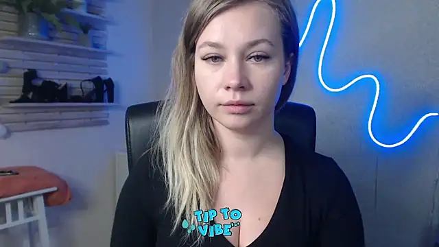 Snapshot of holly_xglam chatting on December 2024 09:40:02 AM holly xglam online show from December 2024 09:40:02 AM