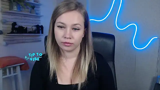 Snapshot of holly_xglam chatting on December 2024 10:21:01 AM holly xglam online show from December 2024 10:21:01 AM