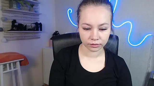 Snapshot of holly_xglam chatting on December 2024 07:10:01 AM holly xglam online show from December 2024 07:10:01 AM